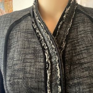 TAHARI  coat